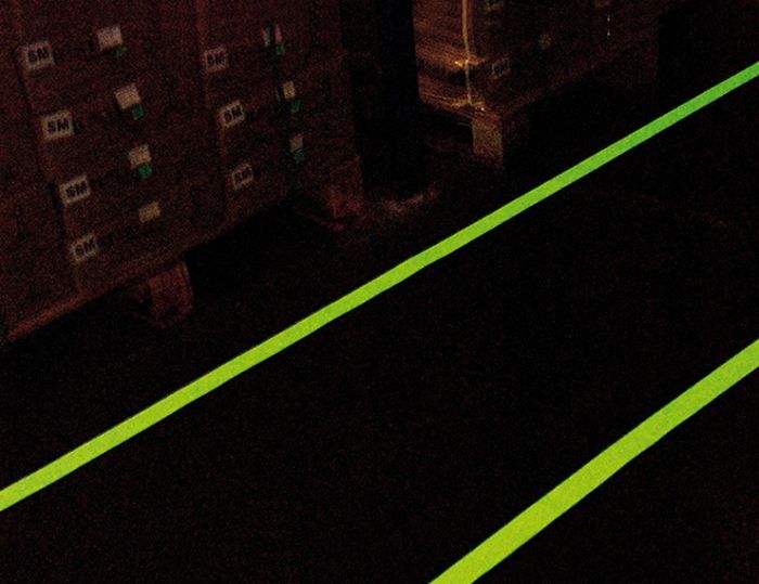 Nastro Luminoso Glow In The Dark - 1cm X 3m, PVC, Per Scale E Vialetti, Sicurezza Notturna - Foto 6